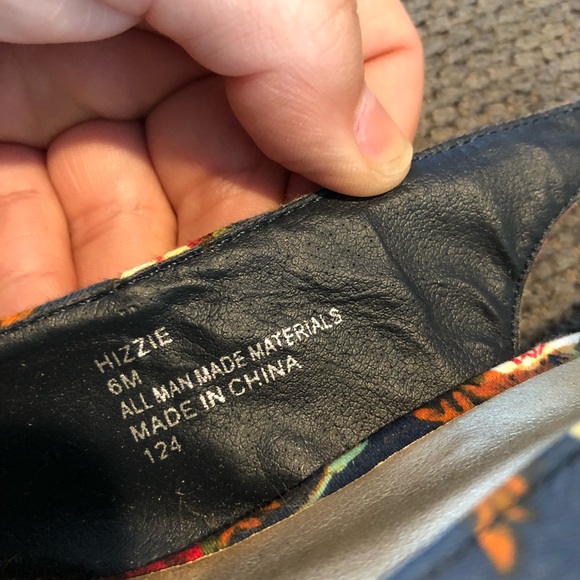 Madden Girl by Steve Madden Navy Floral Heel - Picture 6 of 6